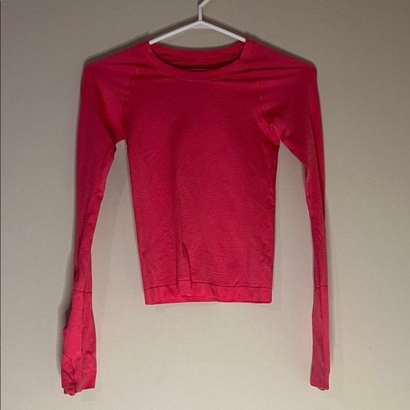 lululemon athletica Tops - Women's Swiftly Tech Lululemon long sleeve shirt